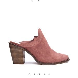 NWOB Chinese Laundry Songstress Mule